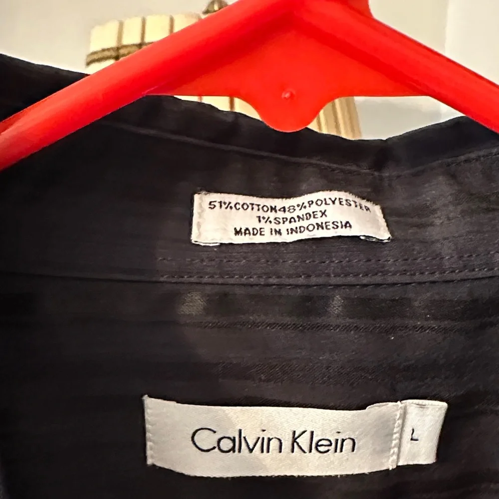 Calvin Klein Men's Black Textured Long-Sleeve Dress Shirt - Picture 3 of 10